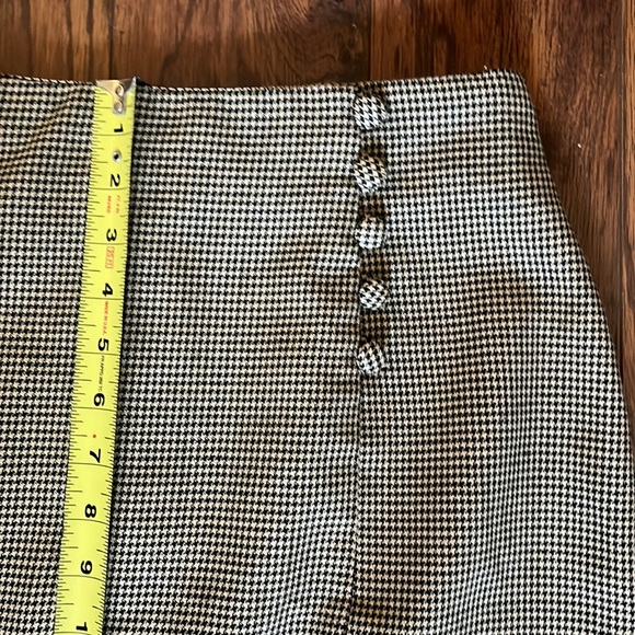 Lasting Impressions Houndstooth skirt with buttons accent - Picture 8 of 13
